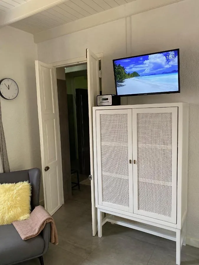 شقة Historic Building The Palm Backyard Studio-Apartment Willemstad, Curacao Feel Home Away From Home كوراساو