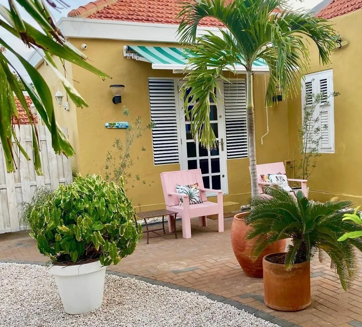 Historic Building The Palm Backyard Studio-Apartment Willemstad, Curacao Feel Home Away From Home 0*, يلمستاد